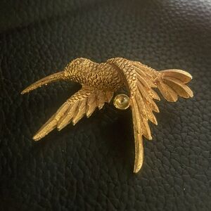 Mamselle rare vintage elgant Gold Hummingbird Brooch